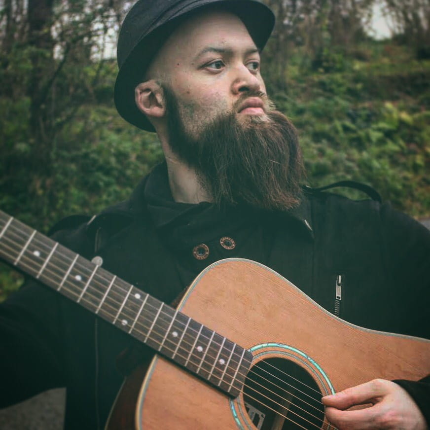 Hayati Karaman (Solist & Akustik Gitar)